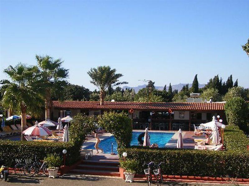 Sandys Studios Apartments And Log Villas Psalidi  Extérieur photo