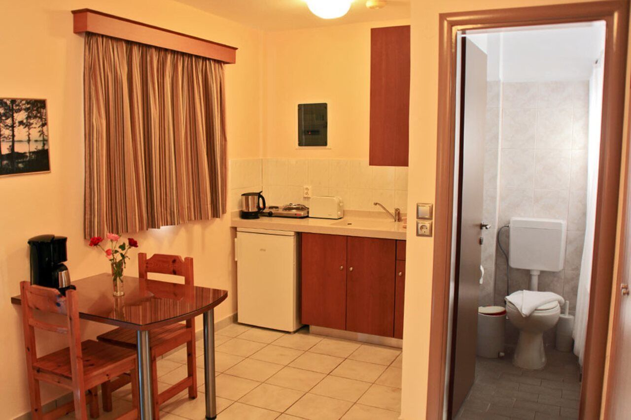 Sandys Studios Apartments And Log Villas Psalidi  Extérieur photo